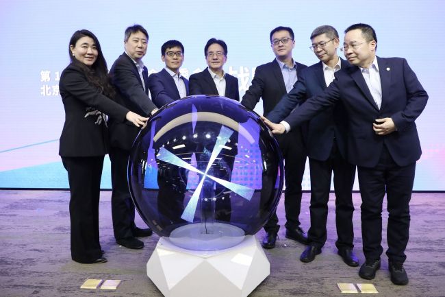 这件事很快便传到了史密斯的耳朵里。